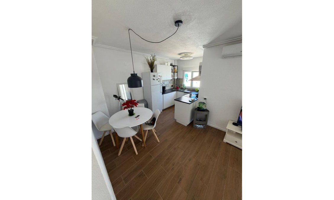 Segunda mano - Apartamento -
Torrevieja - Punta Prima