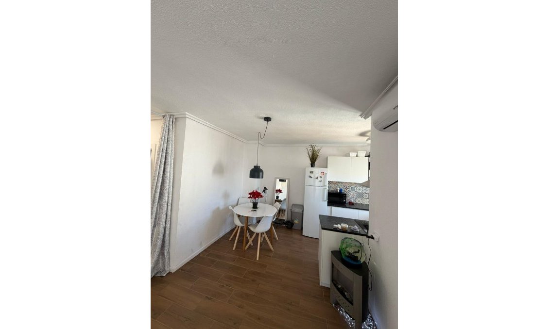 Segunda mano - Apartamento -
Torrevieja - Punta Prima