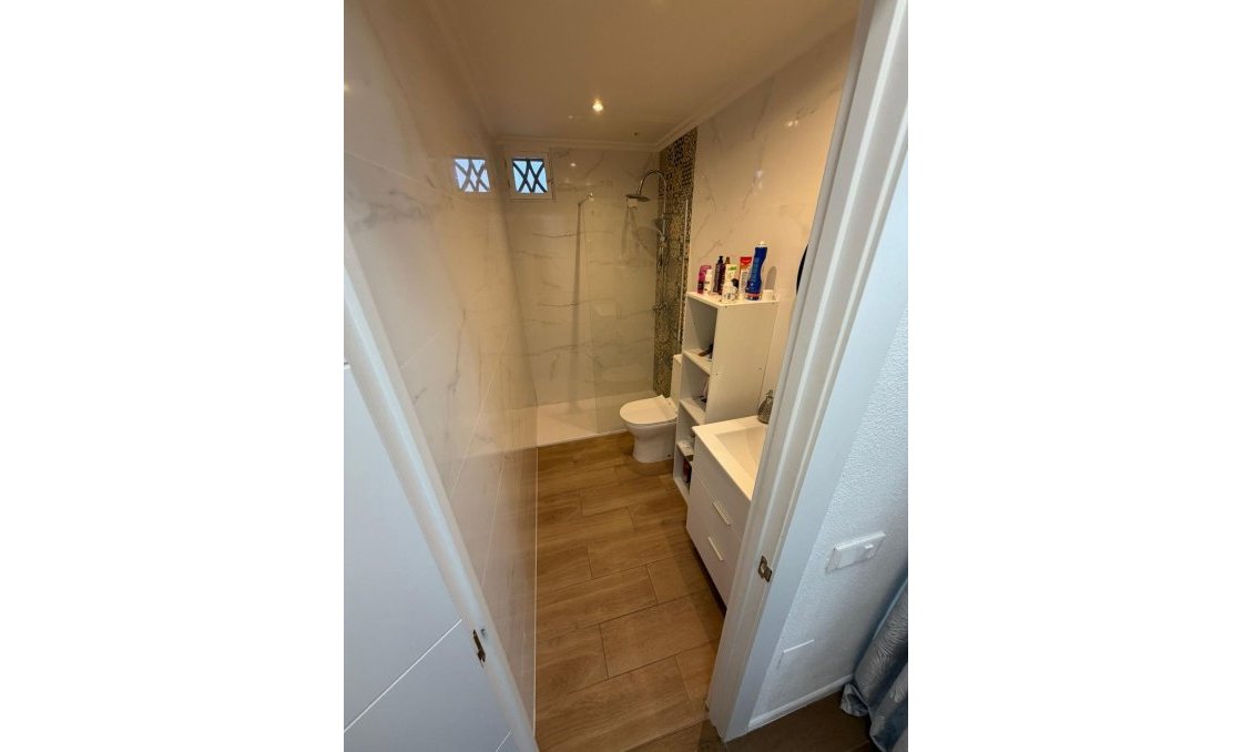 Segunda mano - Apartamento -
Torrevieja - Punta Prima