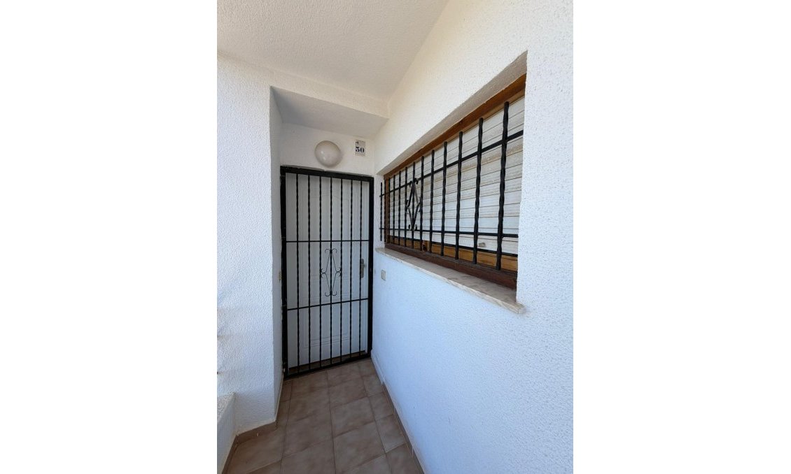 Segunda mano - Apartamento -
Torrevieja - Punta Prima