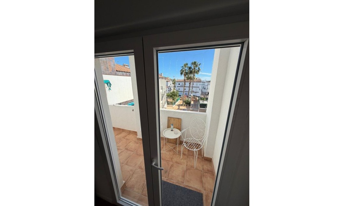 Segunda mano - Apartamento -
Torrevieja - Punta Prima