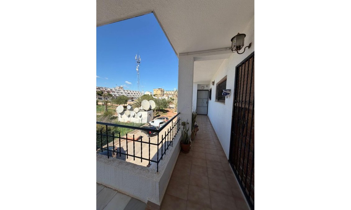 Segunda mano - Apartamento -
Torrevieja - Punta Prima