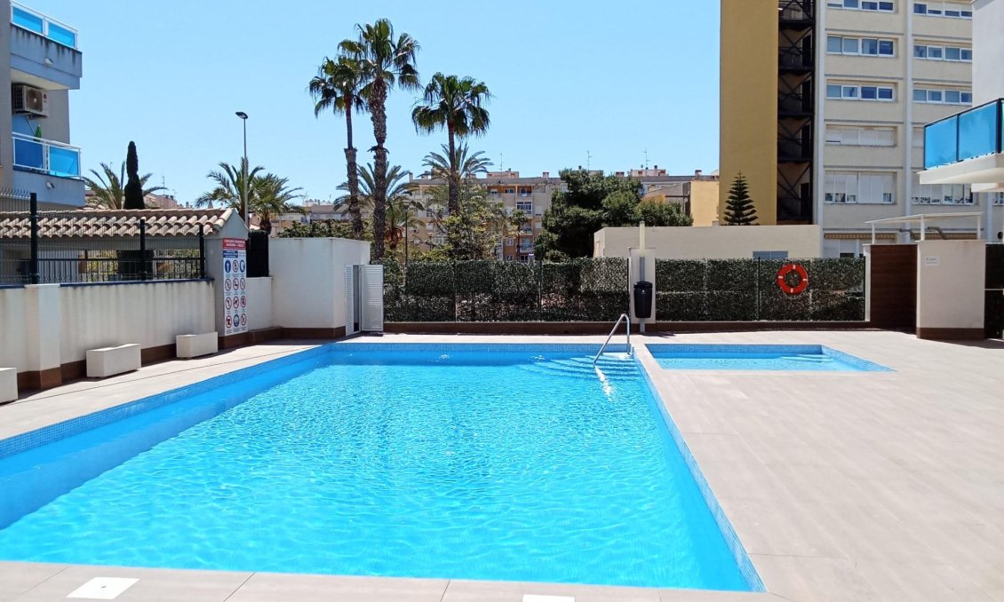 Resale - Apartment -
Torrevieja - Estacion De Autobuses
