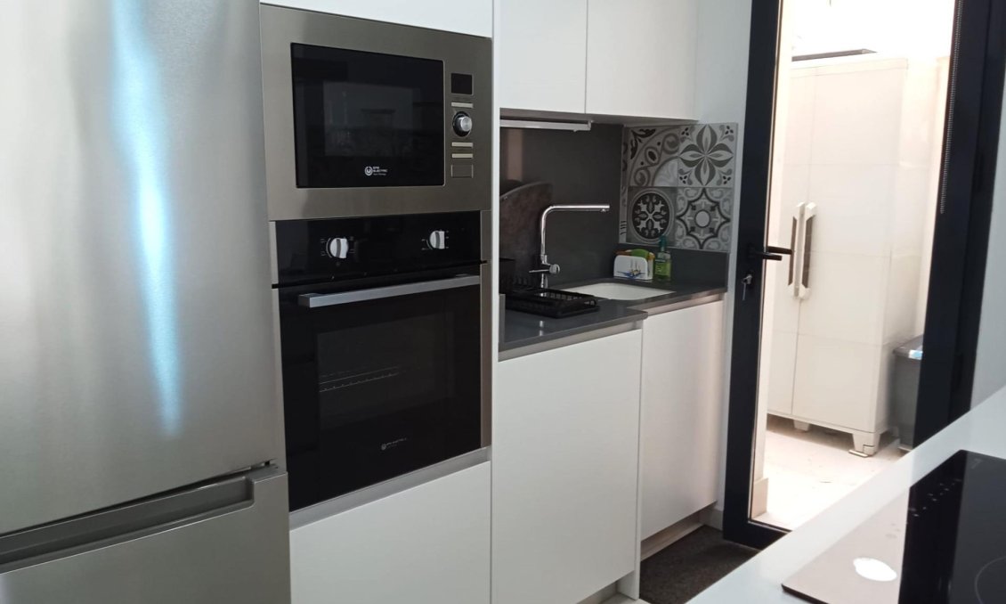Resale - Apartment -
Torrevieja - Estacion De Autobuses