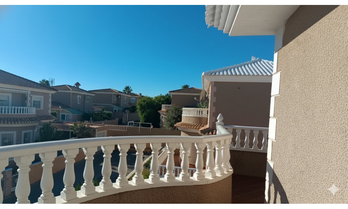 Segunda mano - Villa -
Los Altos - Costa Blanca