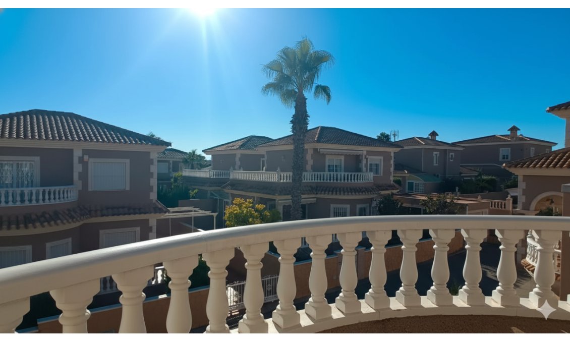 Segunda mano - Villa -
Los Altos - Costa Blanca