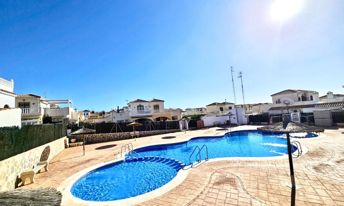 Segunda mano - Town House -
Punta Prima - Costa Blanca