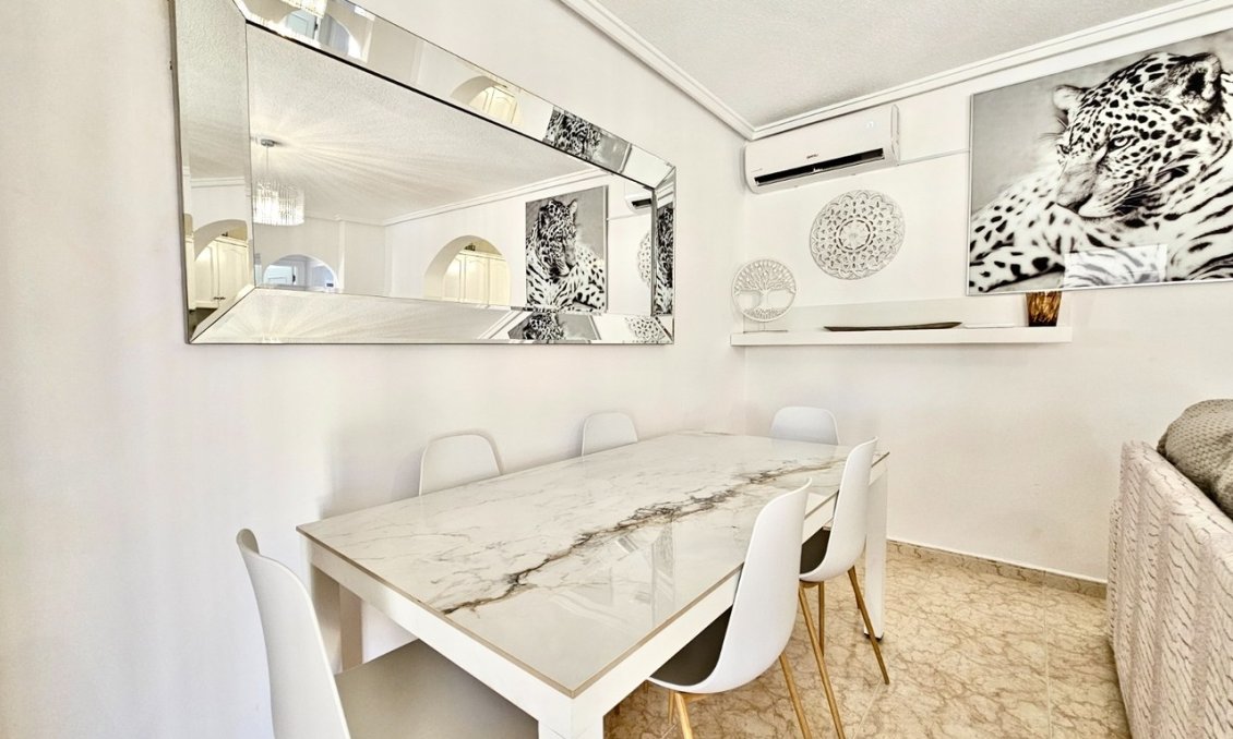 Segunda mano - Town House -
Punta Prima - Costa Blanca