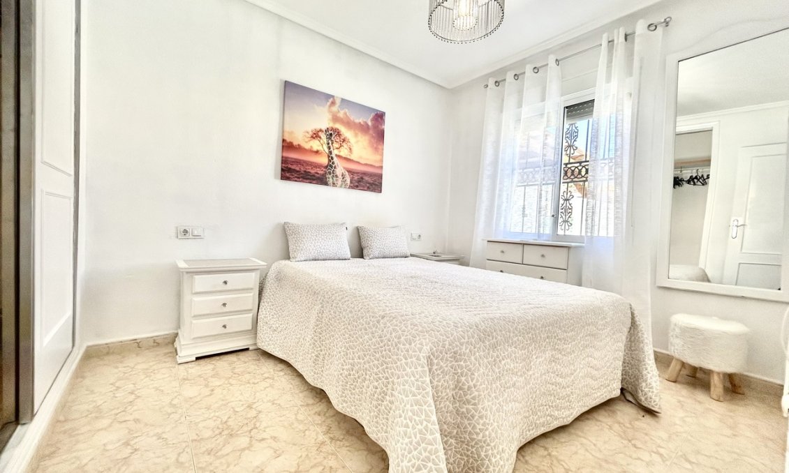 Segunda mano - Town House -
Punta Prima - Costa Blanca