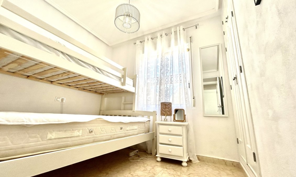 Segunda mano - Town House -
Punta Prima - Costa Blanca