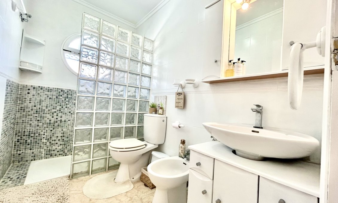 Segunda mano - Town House -
Punta Prima - Costa Blanca