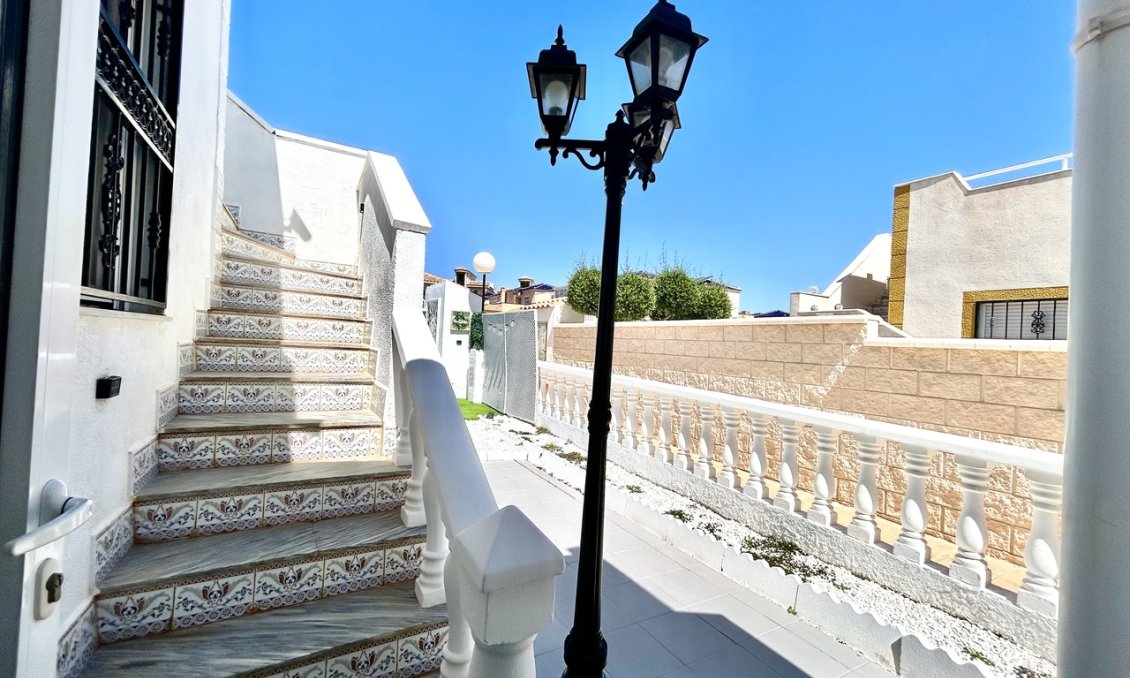 Segunda mano - Town House -
Punta Prima - Costa Blanca