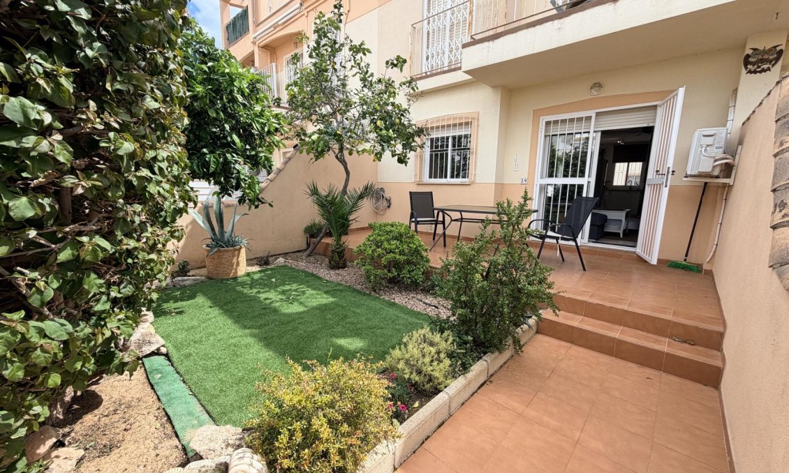 Segunda mano - Bungalow -
Orihuela Costa - Costa Blanca