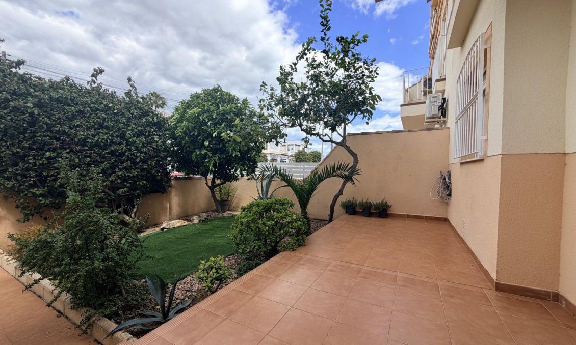 Segunda mano - Bungalow -
Orihuela Costa - Costa Blanca