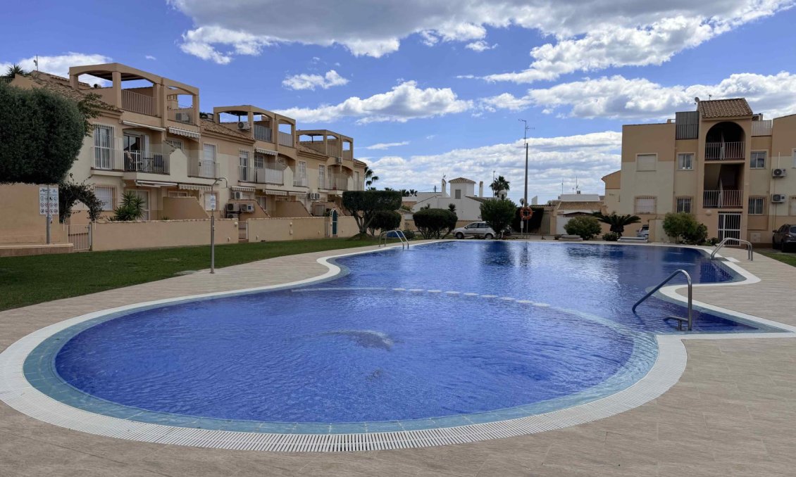Segunda mano - Bungalow -
Orihuela Costa - Costa Blanca
