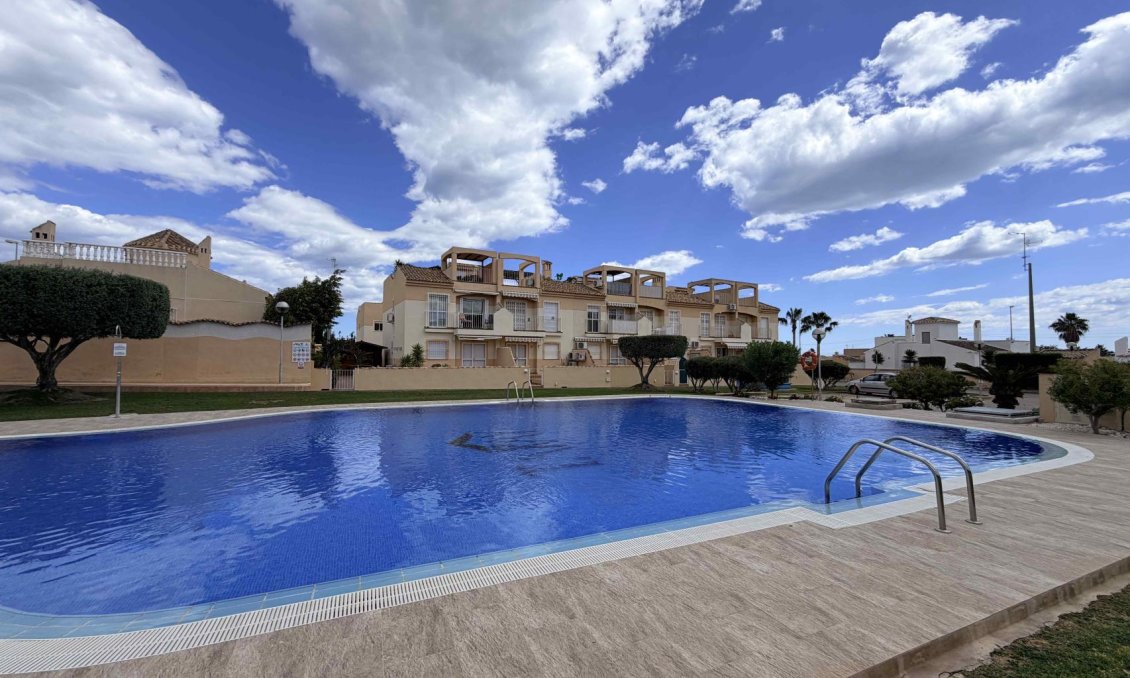 Segunda mano - Bungalow -
Orihuela Costa - Costa Blanca