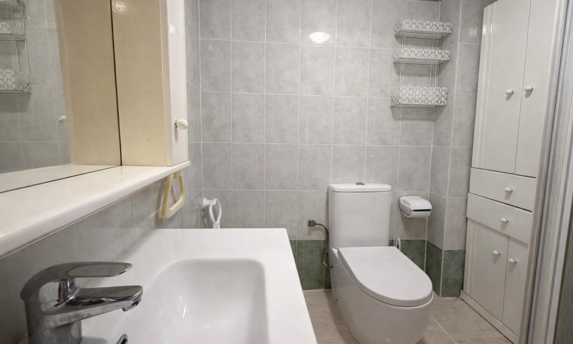 Revânzare - Apartament -
Torrevieja - Habaneras