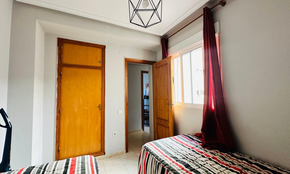 Revânzare - Apartament -
Torrevieja - Costa Blanca