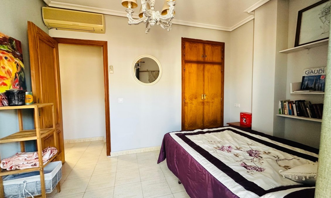 Revânzare - Apartament -
Torrevieja - Costa Blanca