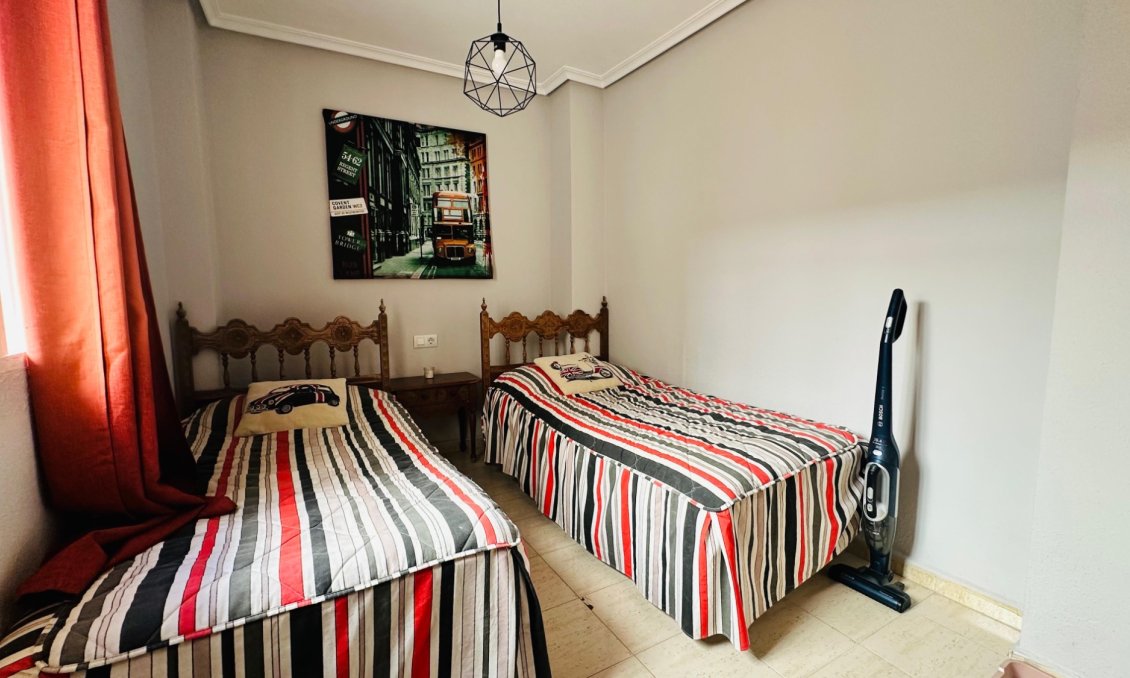 Revânzare - Apartament -
Torrevieja - Costa Blanca