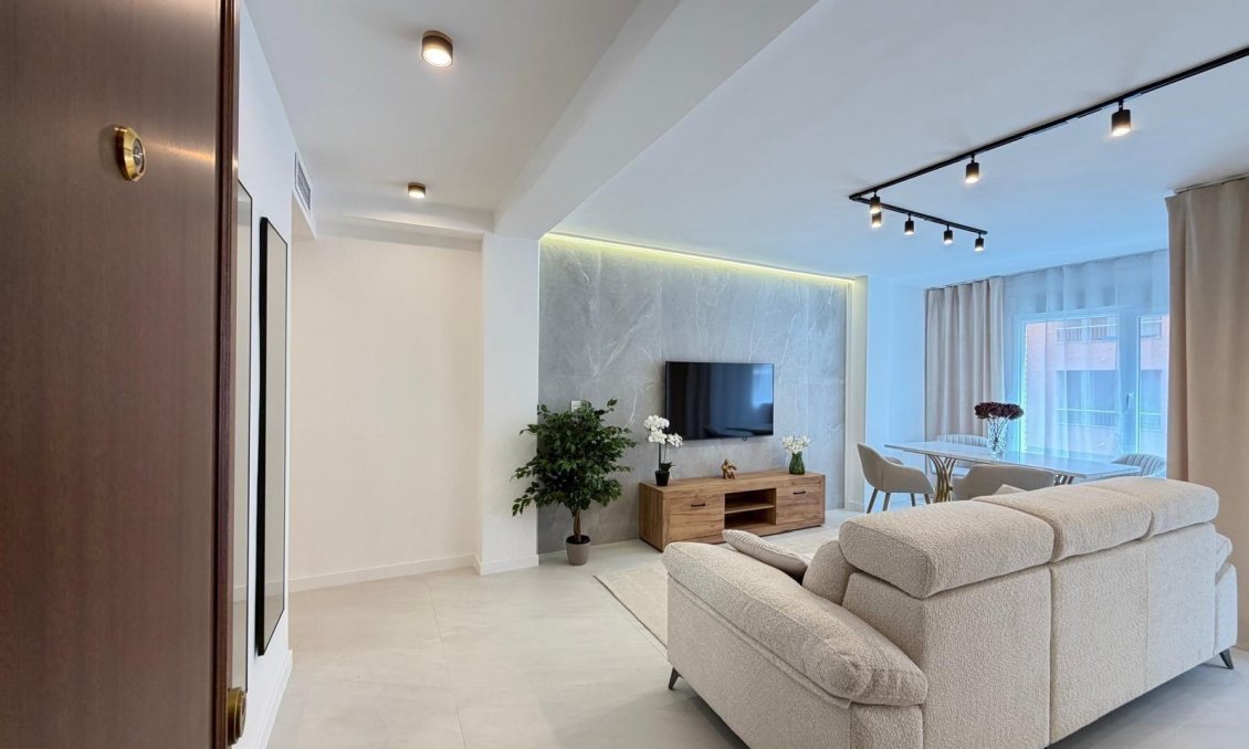 Használt Ingatlanok - Apartman -
Torrevieja - Playa del Cura