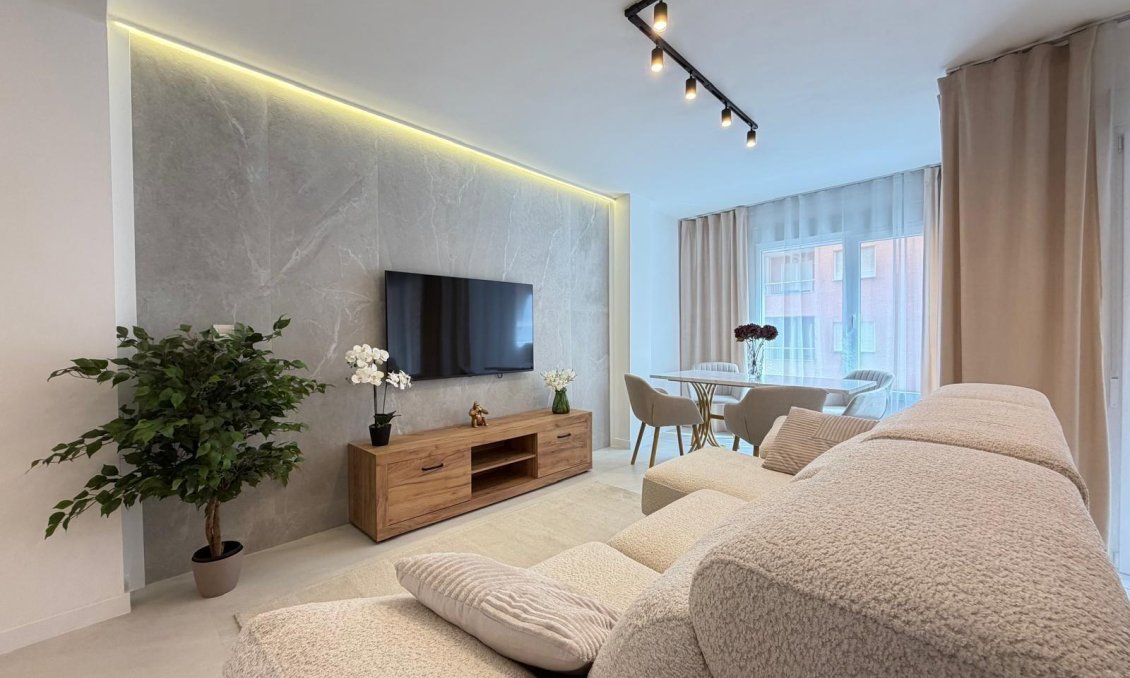 Használt Ingatlanok - Apartman -
Torrevieja - Playa del Cura