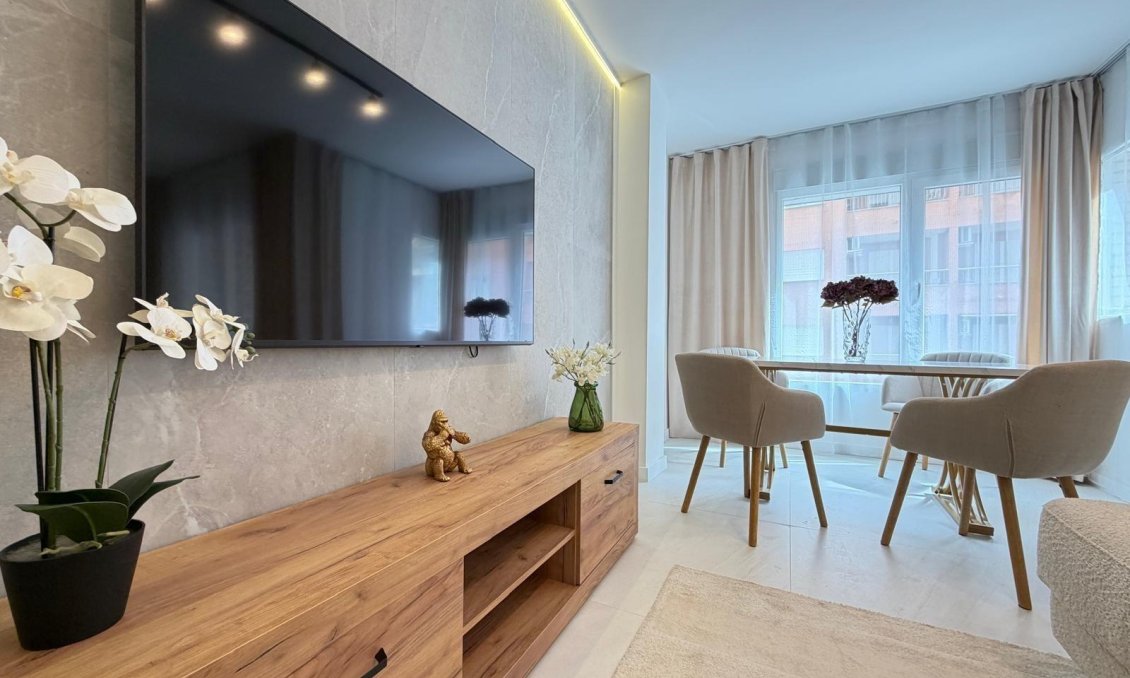 Használt Ingatlanok - Apartman -
Torrevieja - Playa del Cura