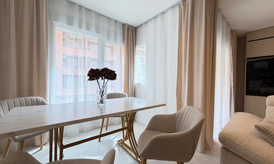 Használt Ingatlanok - Apartman -
Torrevieja - Playa del Cura