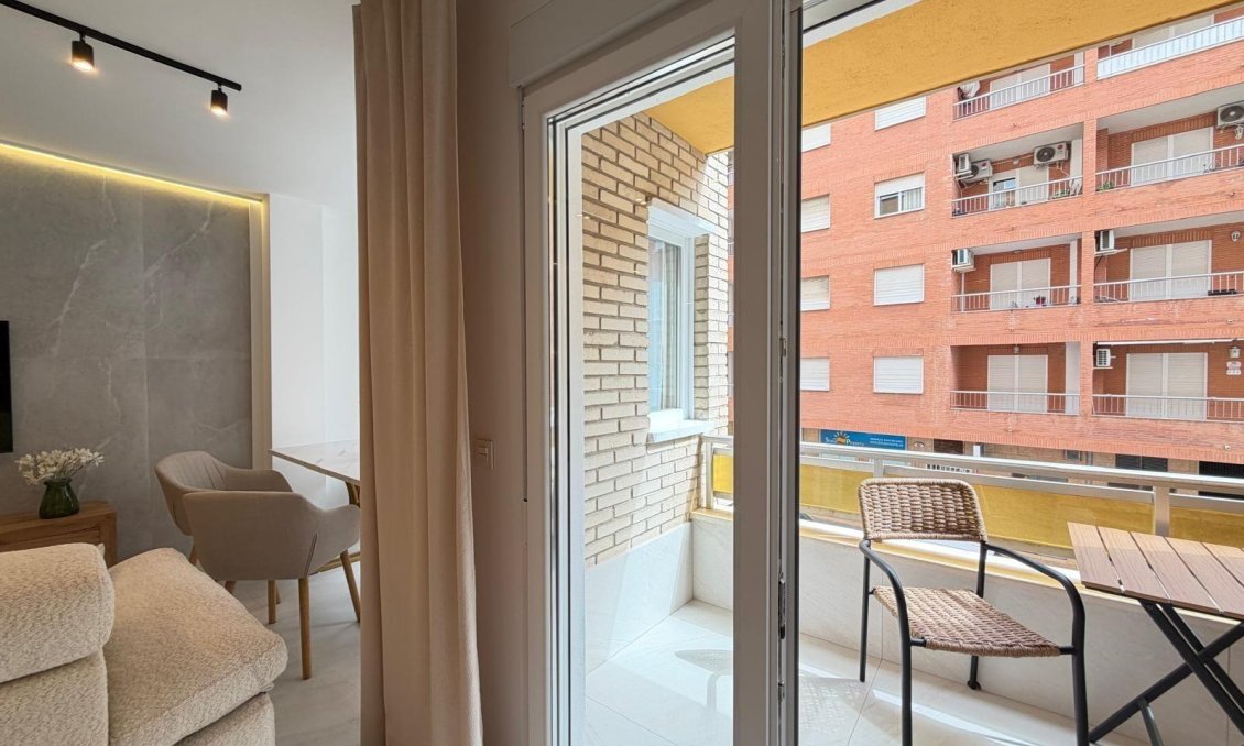 Használt Ingatlanok - Apartman -
Torrevieja - Playa del Cura