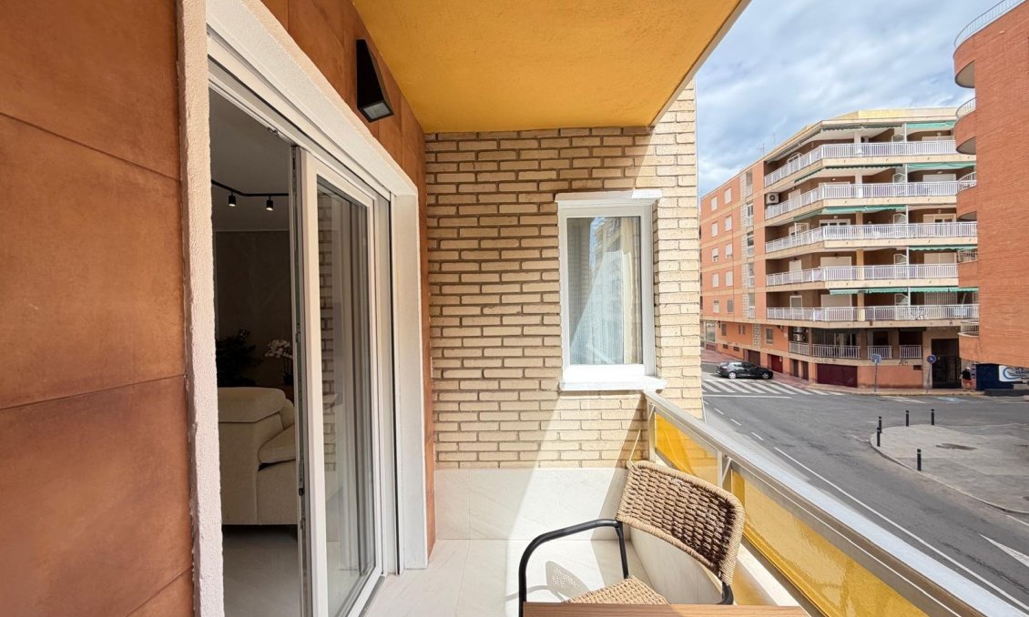 Használt Ingatlanok - Apartman -
Torrevieja - Playa del Cura