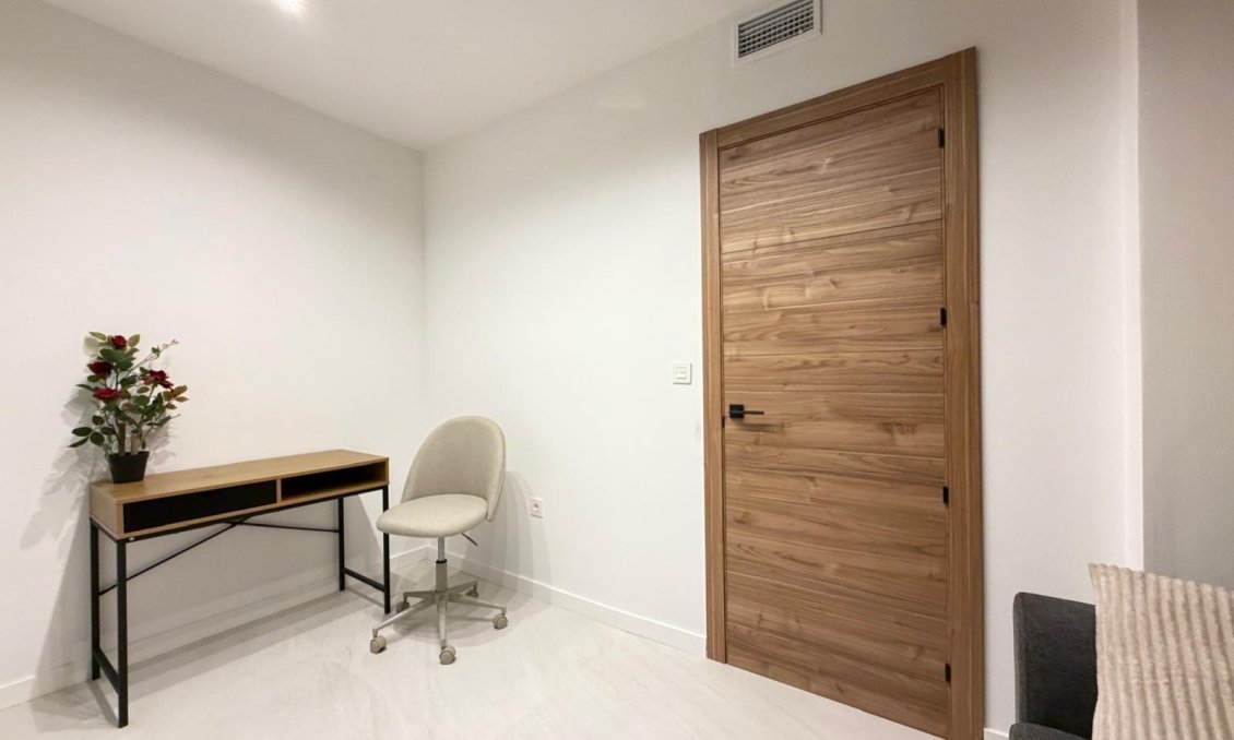 Használt Ingatlanok - Apartman -
Torrevieja - Playa del Cura