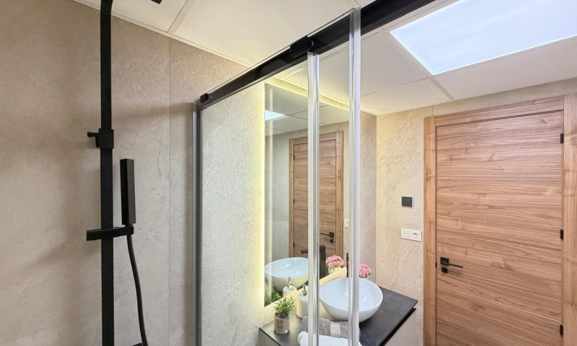 Használt Ingatlanok - Apartman -
Torrevieja - Playa del Cura