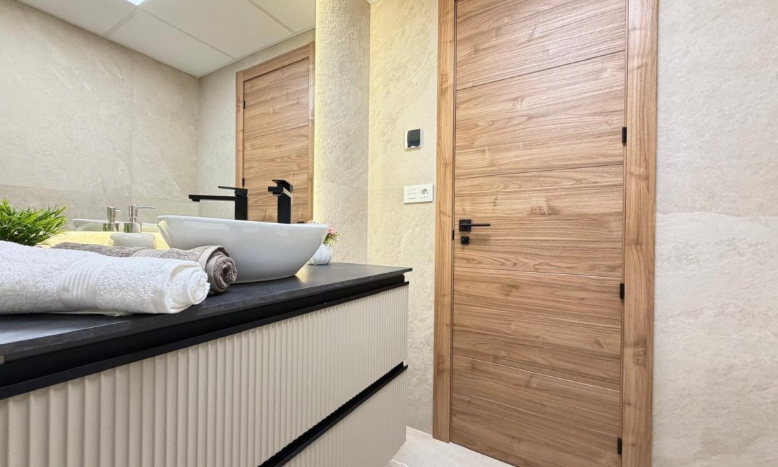 Használt Ingatlanok - Apartman -
Torrevieja - Playa del Cura