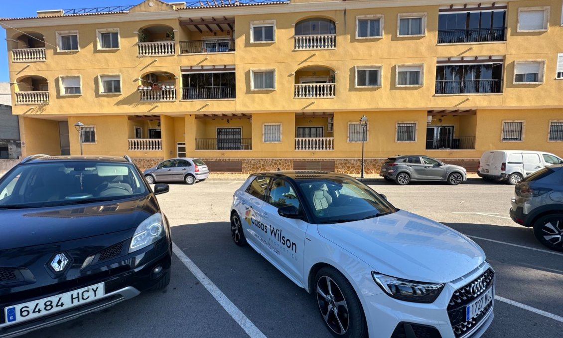 Segunda mano - Apartamento -
Jacarilla - Inland