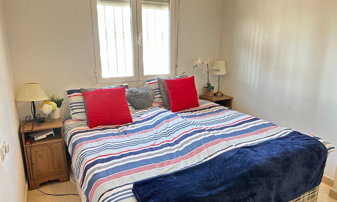 Segunda mano - Apartamento -
Jacarilla - Inland