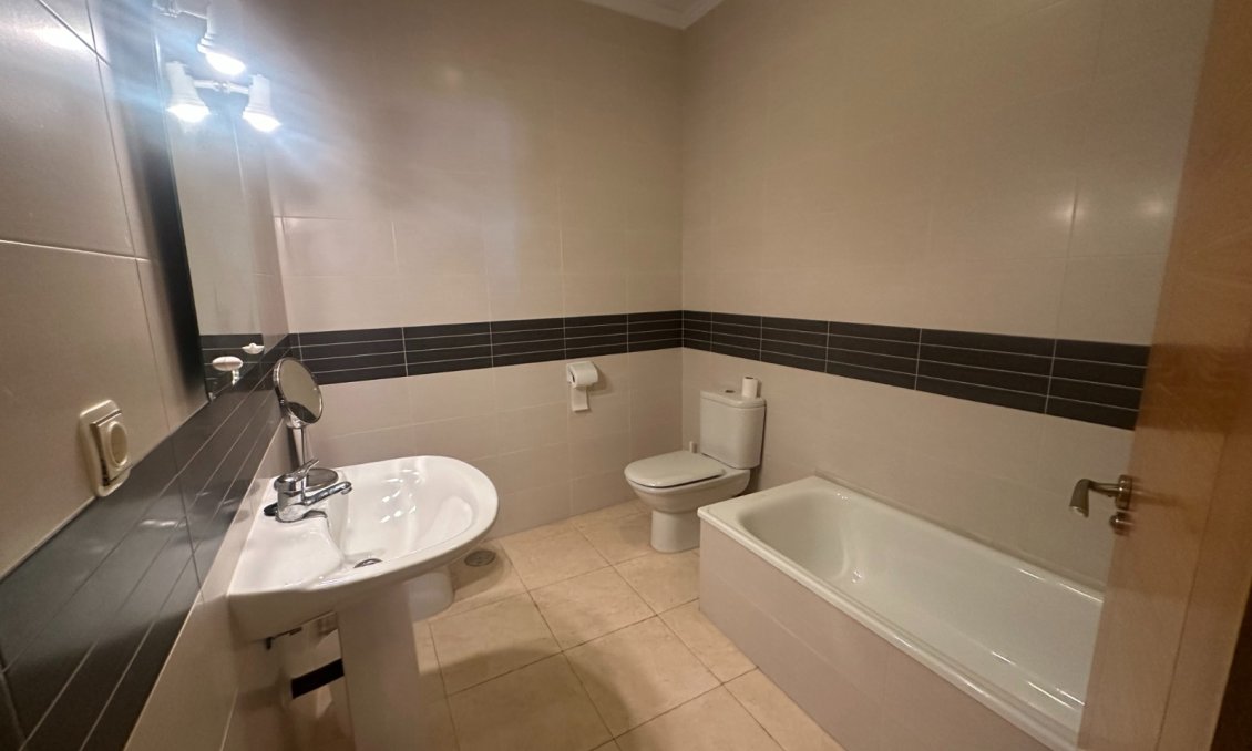 Segunda mano - Apartamento -
Jacarilla - Inland