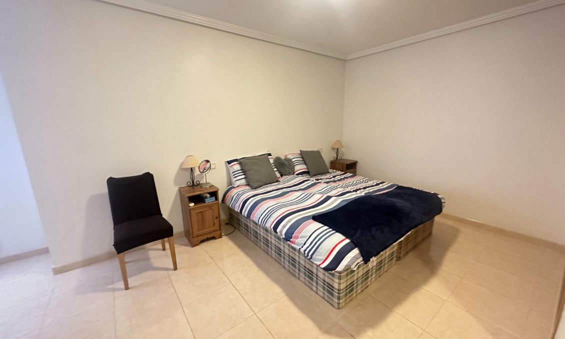 Segunda mano - Apartamento -
Jacarilla - Inland