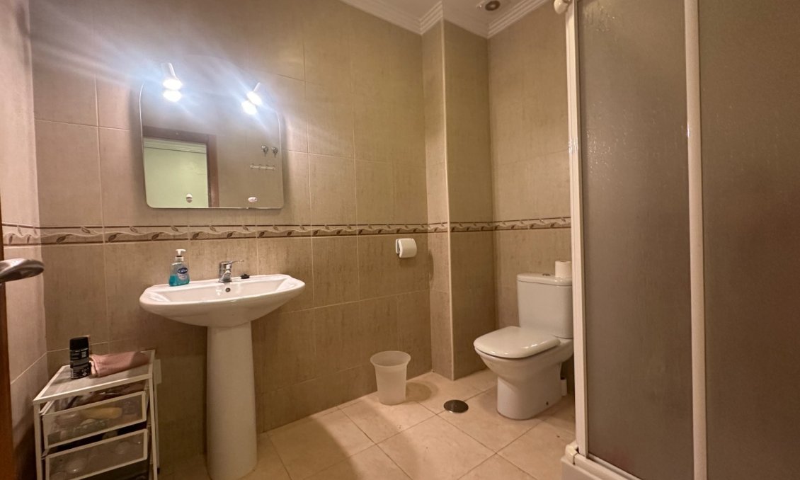 Segunda mano - Apartamento -
Jacarilla - Inland