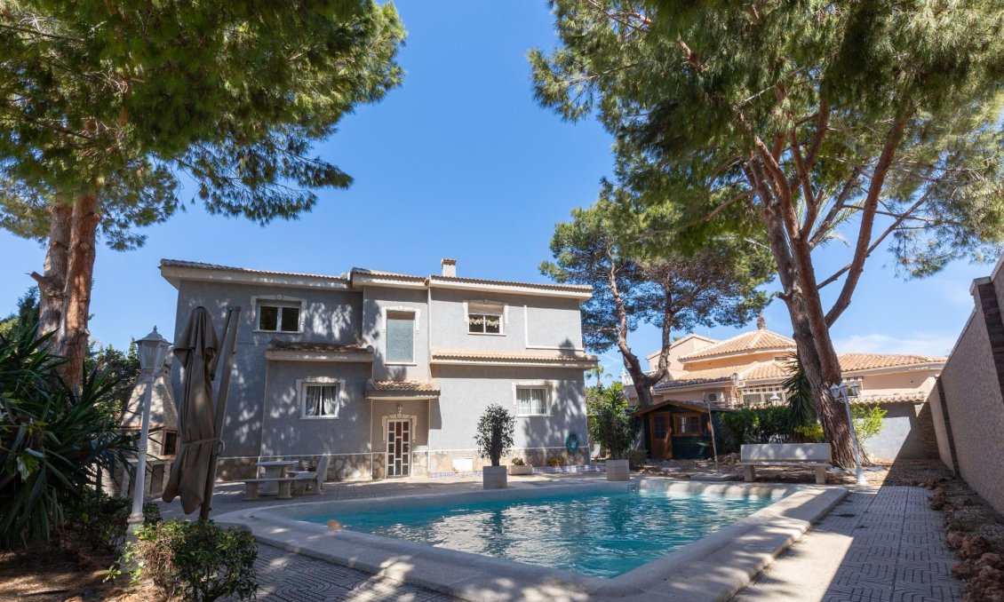 Használt Ingatlanok - Villa -
Rojales - Pueblo Bravo