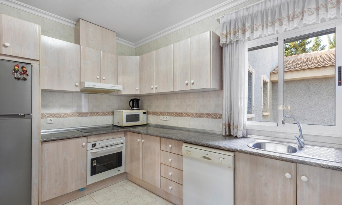 Használt Ingatlanok - Villa -
Rojales - Pueblo Bravo