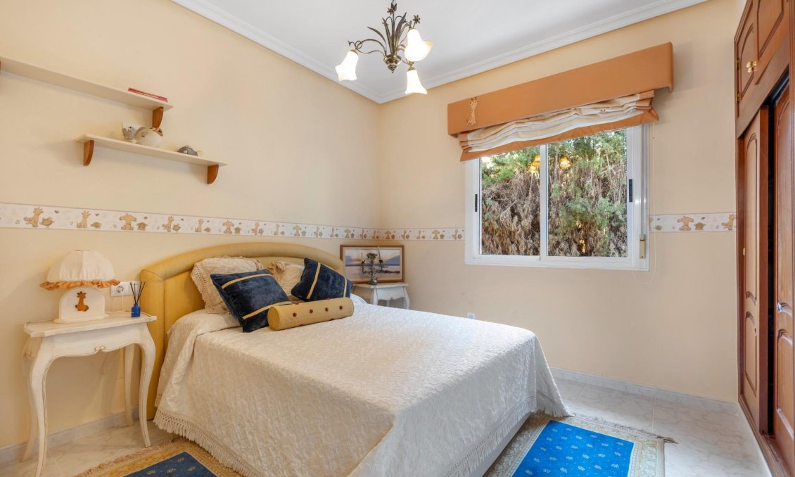 Használt Ingatlanok - Villa -
Rojales - Pueblo Bravo