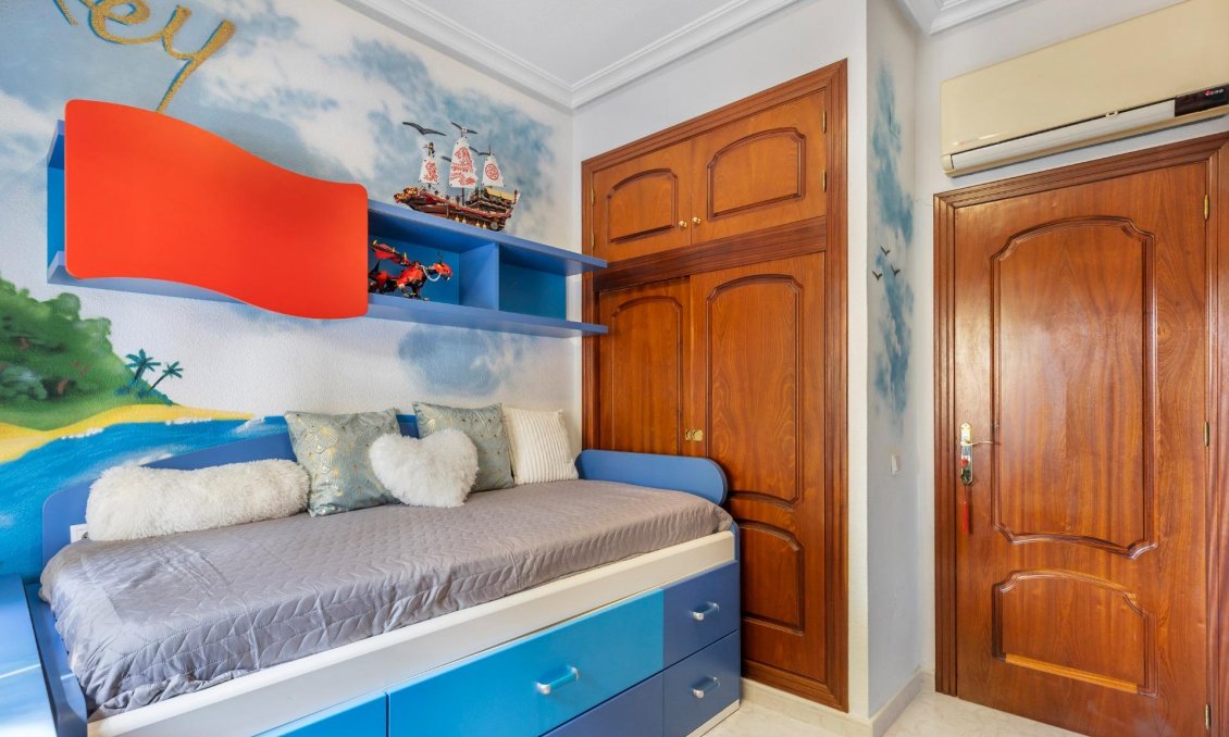 Használt Ingatlanok - Villa -
Rojales - Pueblo Bravo