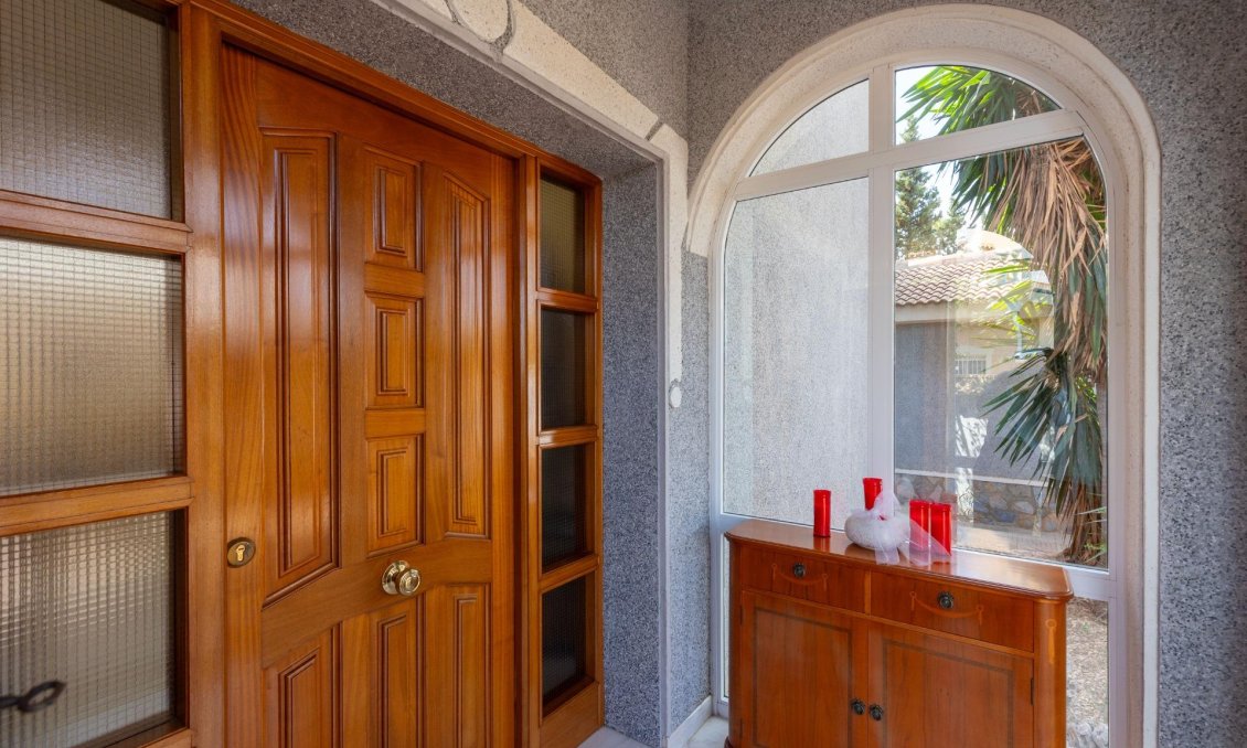 Használt Ingatlanok - Villa -
Rojales - Pueblo Bravo