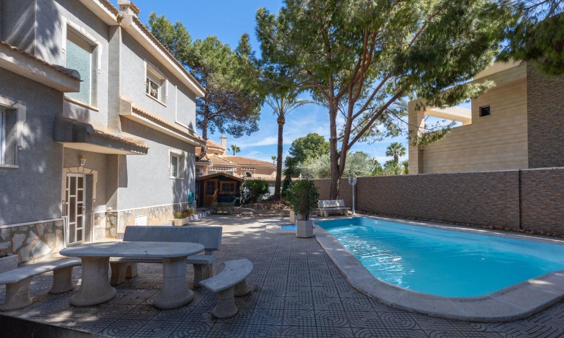 Használt Ingatlanok - Villa -
Rojales - Pueblo Bravo