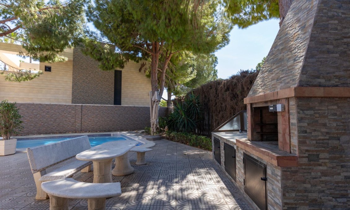 Használt Ingatlanok - Villa -
Rojales - Pueblo Bravo