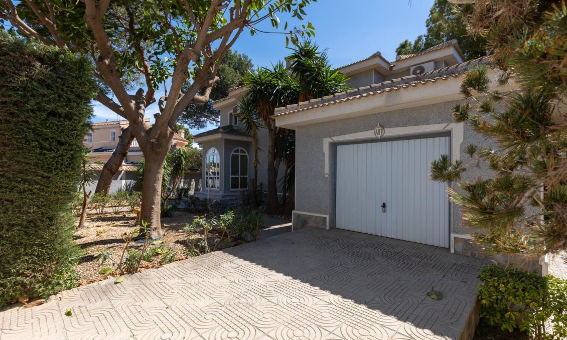 Használt Ingatlanok - Villa -
Rojales - Pueblo Bravo