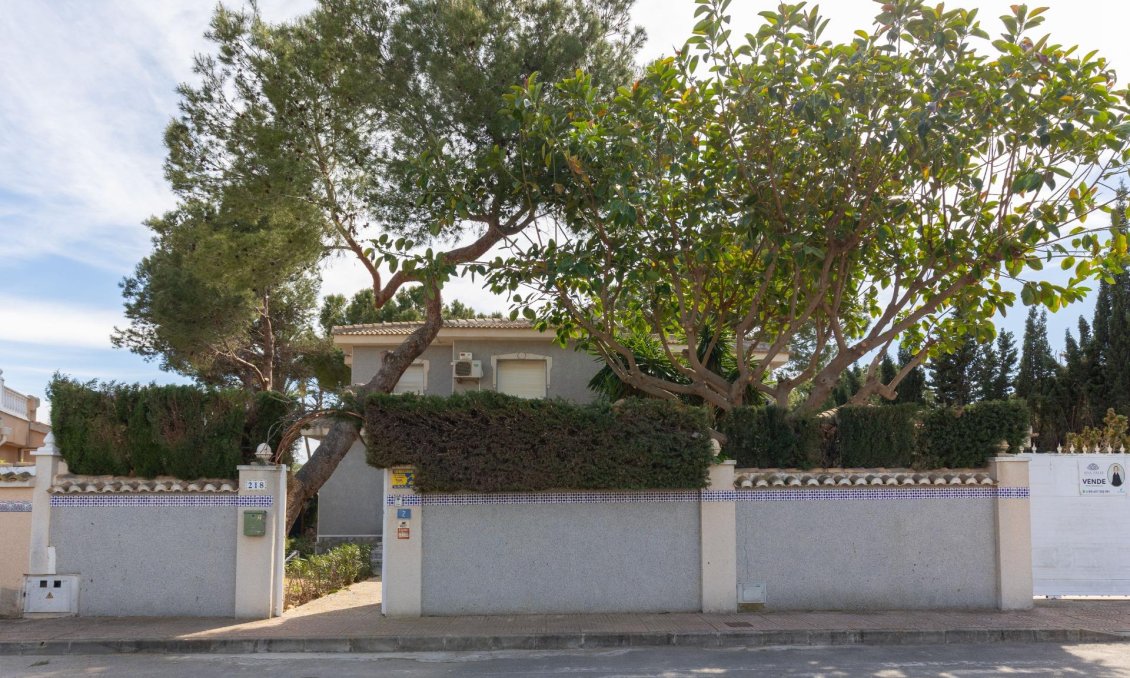 Használt Ingatlanok - Villa -
Rojales - Pueblo Bravo