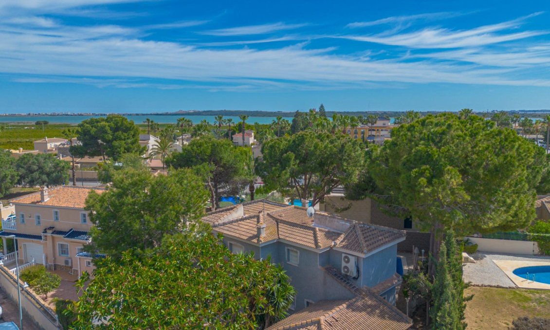 Használt Ingatlanok - Villa -
Rojales - Pueblo Bravo