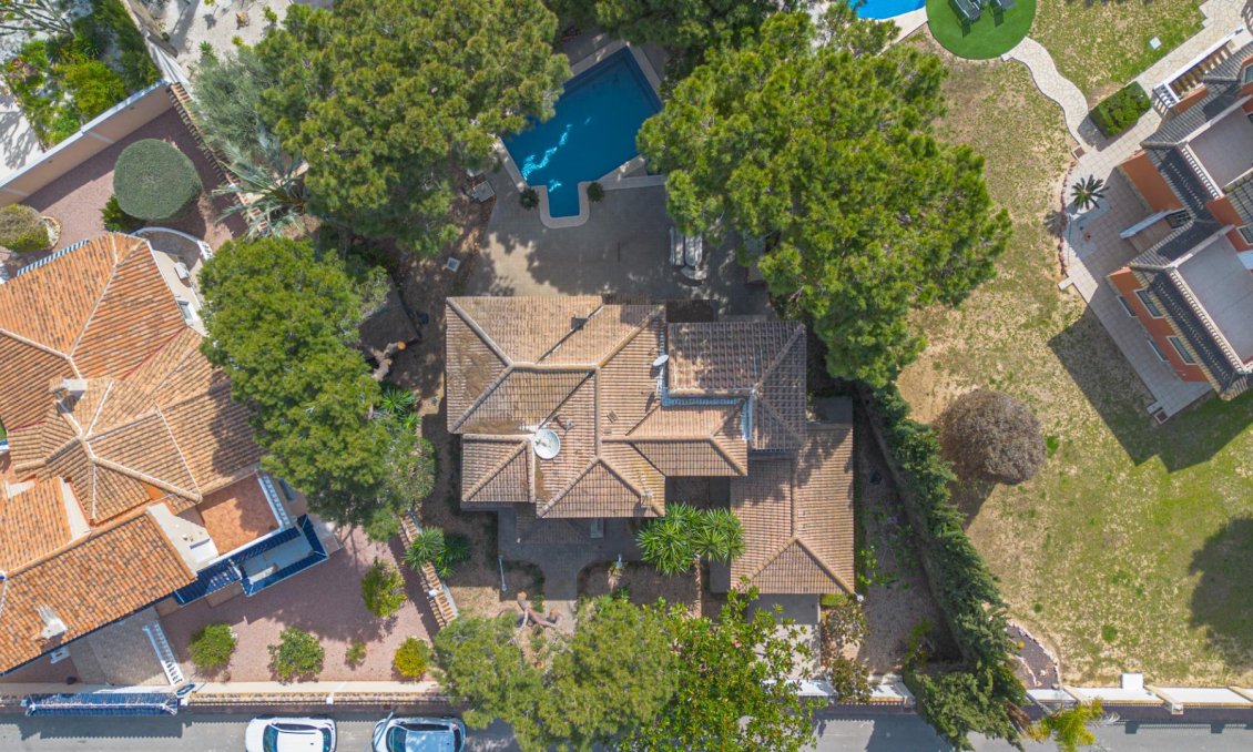 Használt Ingatlanok - Villa -
Rojales - Pueblo Bravo