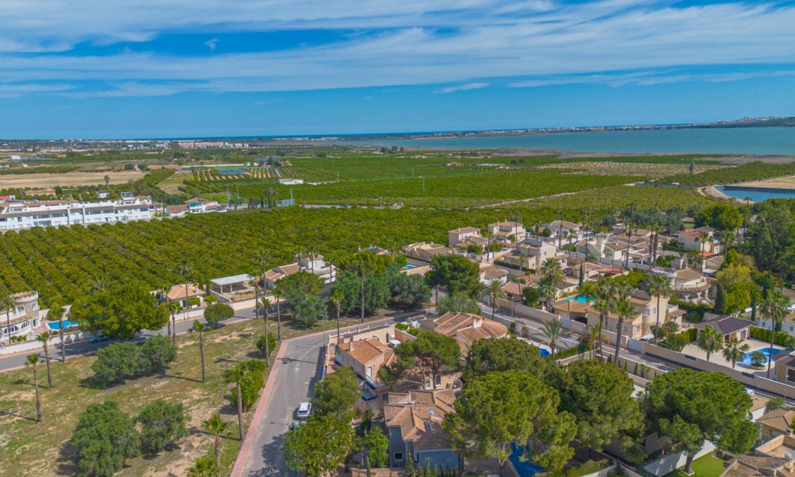 Használt Ingatlanok - Villa -
Rojales - Pueblo Bravo